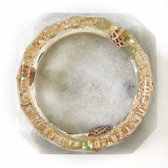 Hawaiian Cone Shell Sand & Glitter Faceted Bangle - Picture 5 of 5